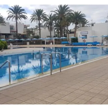 Apartment Lovely With Pool *