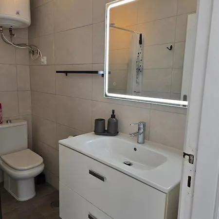 Lovely With Pool Apartament