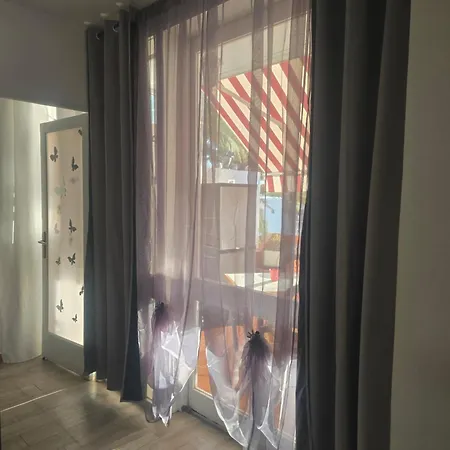 Apartamento Lovely With Pool