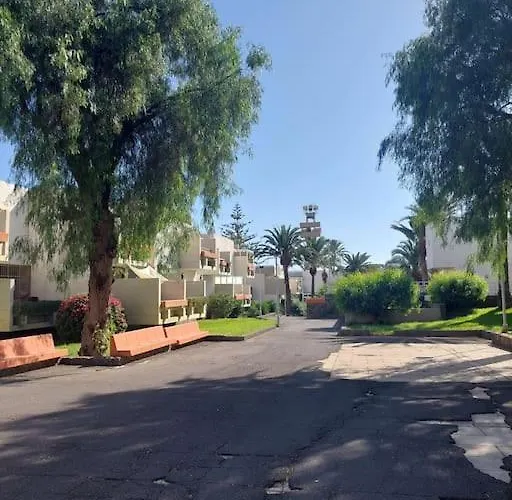 Lovely With Pool 公寓