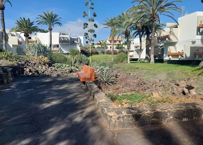 公寓 Lovely With Pool