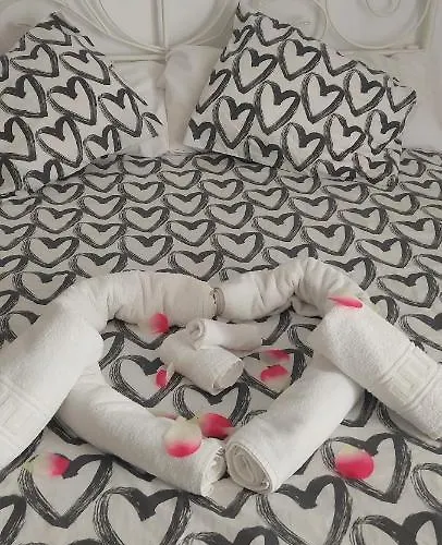 公寓 Lovely With Pool